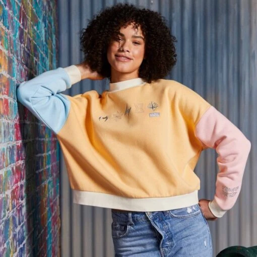 Disney Vente Chaleur The Prince’s Trust Sweatshirt Women Of Marvel Pour Adultes Par Hannah Joseph – Image 2