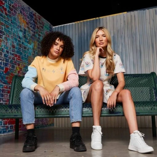 Disney Vente Chaleur The Prince’s Trust Sweatshirt Women Of Marvel Pour Adultes Par Hannah Joseph – Image 4