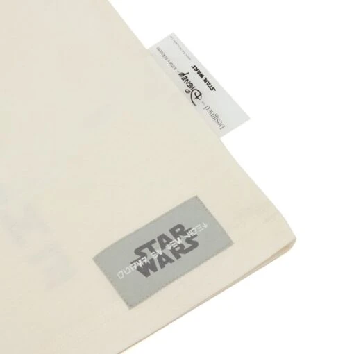 Nouveaux Produits Disneyland T-shirt Star Wars: Guided By The Light Réfléchissant Par Ashley Eckstein Pour Adultes – Image 3