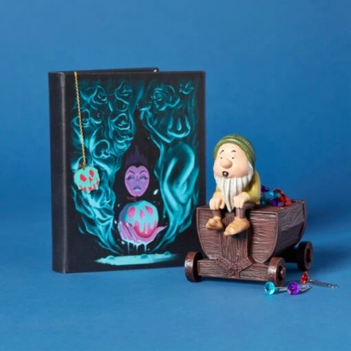 Disney Nouvelle Génération Ensemble Journal La Reine, 85e Anniversaire De Blanche Neige Et Les Sept Nains – Image 2